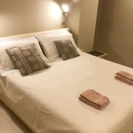 Budello Di Alassio, Ampio Con Box 別荘 アラッシオ