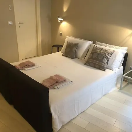 別荘 Budello Di Alassio, Ampio Con Box アラッシオ