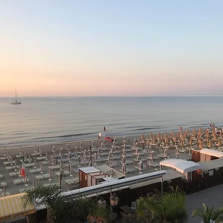 別荘 Budello Di Alassio, Ampio Con Box