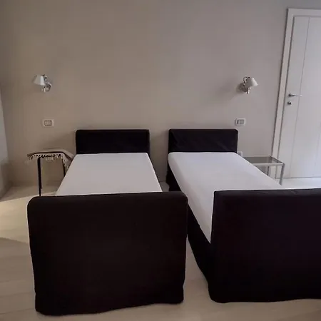 Budello Di Alassio, Ampio Con Box 別荘