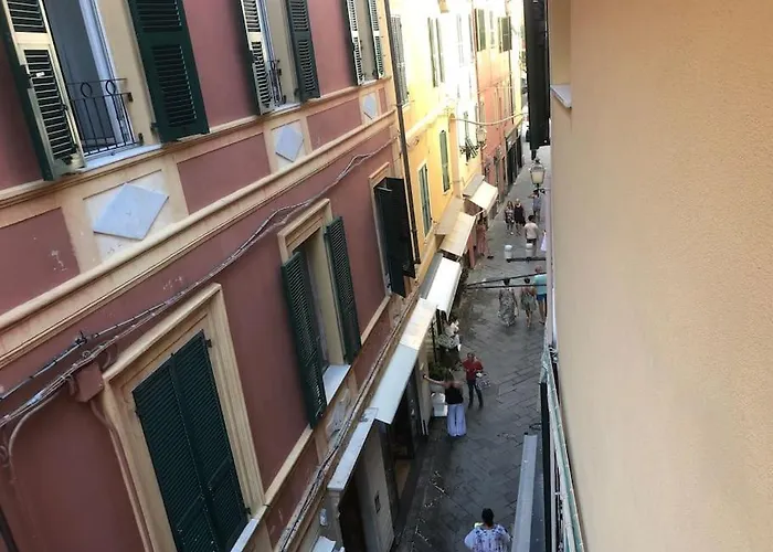 Budello Di Alassio, Ampio Con Box アラッシオ